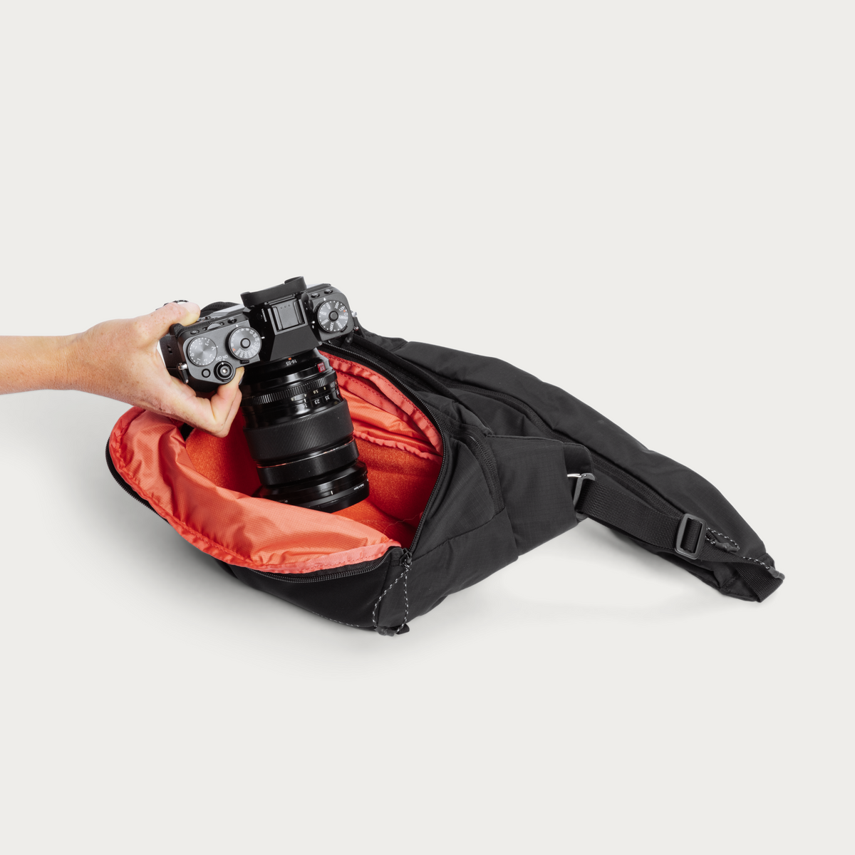 Balance 7L Camera Sling