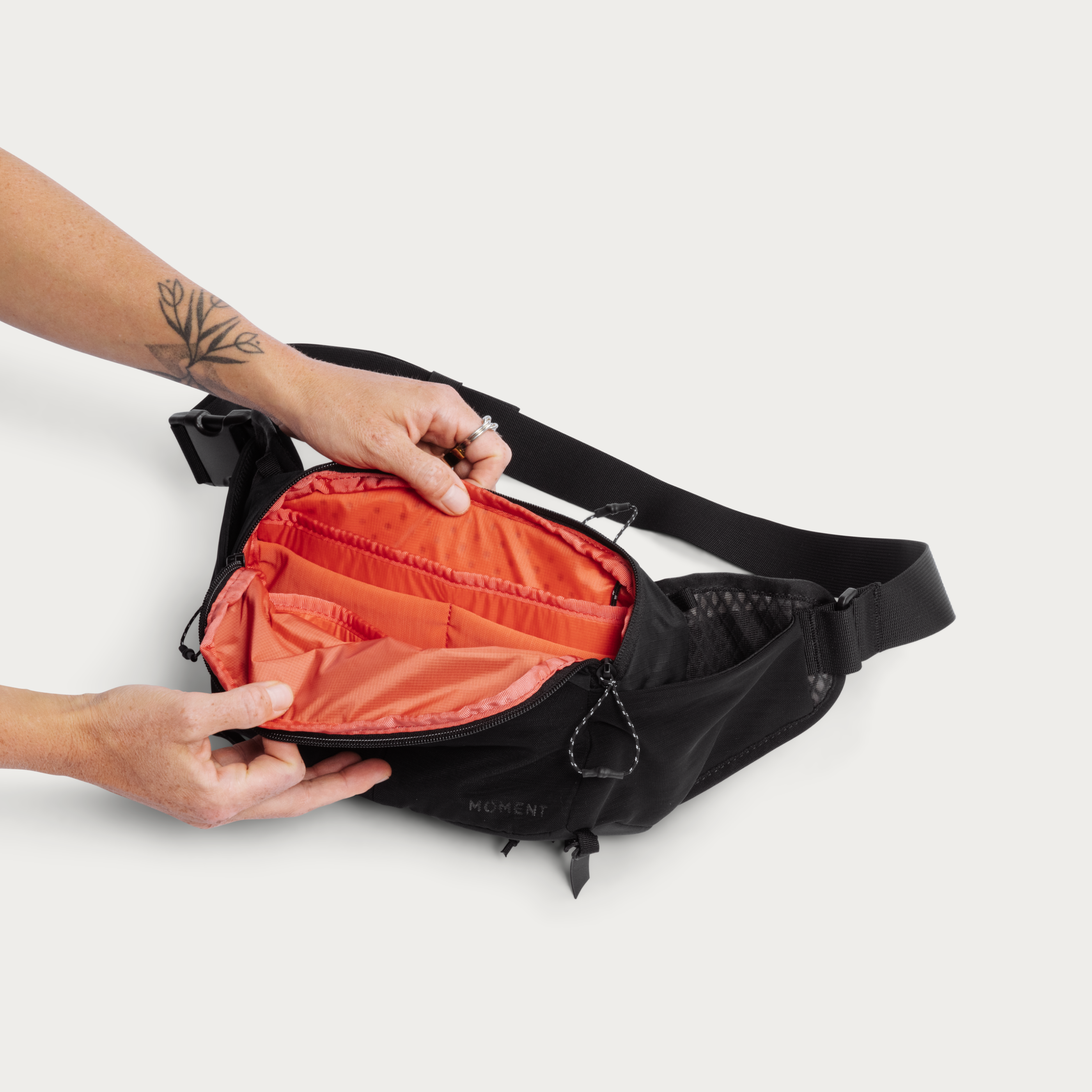 Slate 4L Camera Sling