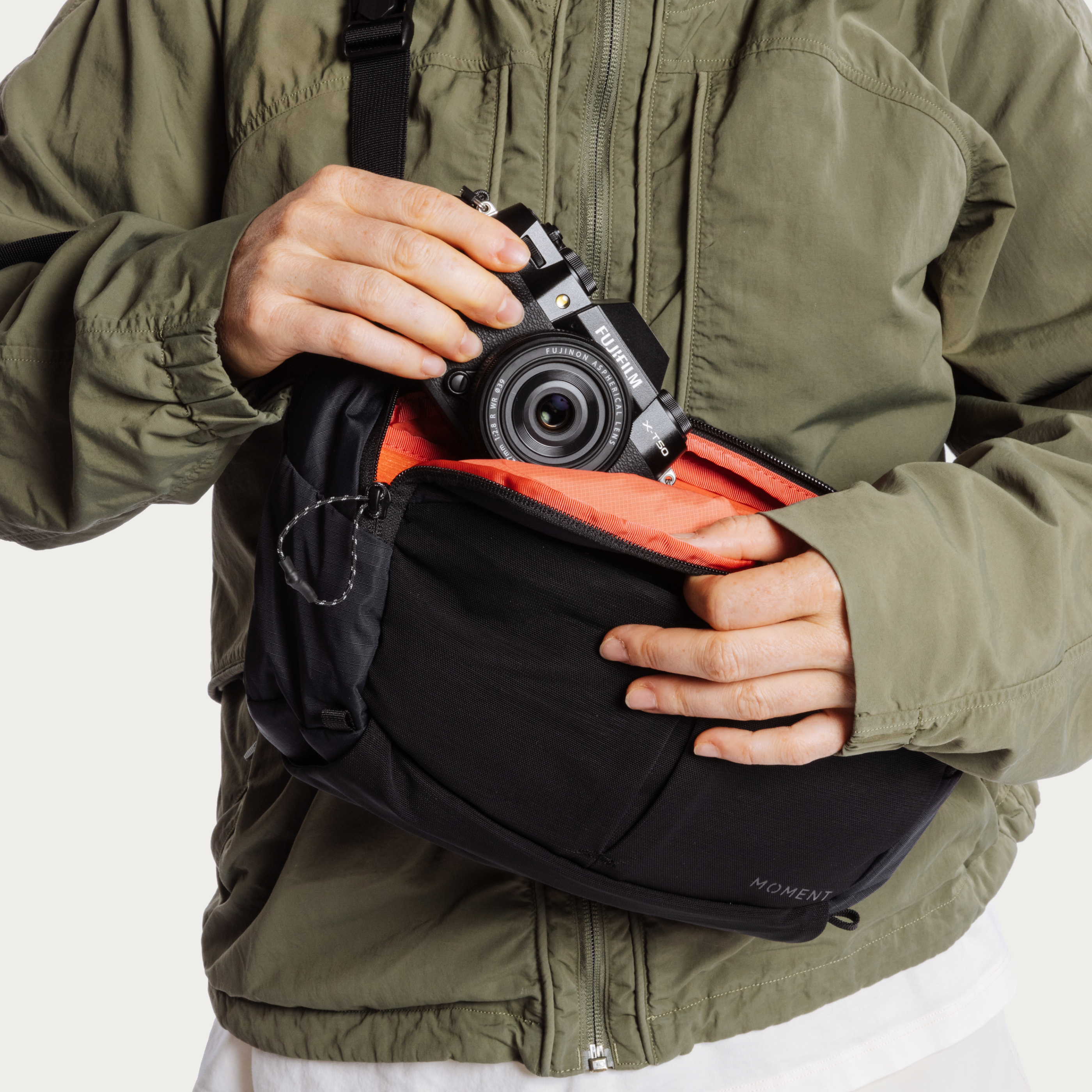 Balance 7L Camera Sling
