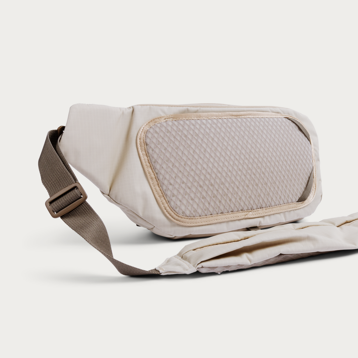 Balance 7L Camera Sling